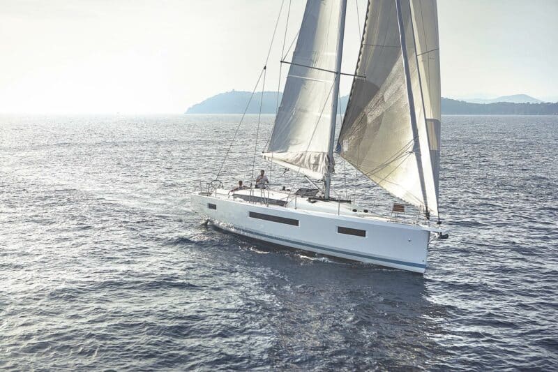 Sun-Odyssey_440-Bertrand_DUQUENNE-800x533